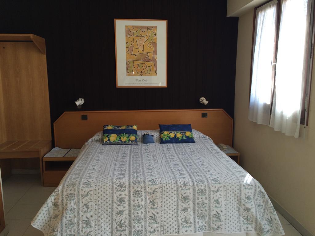 Mas De Vence - Hotel-Restaurant Экстерьер фото